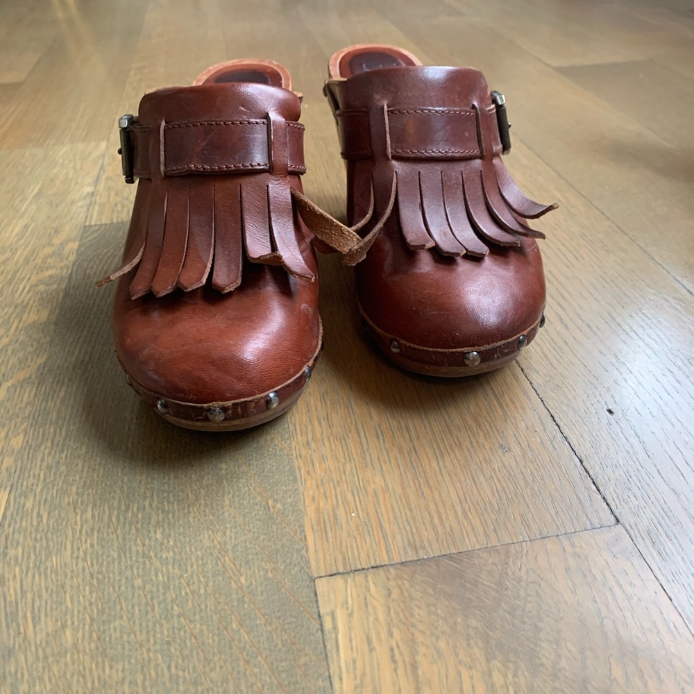Madewell leather clogs